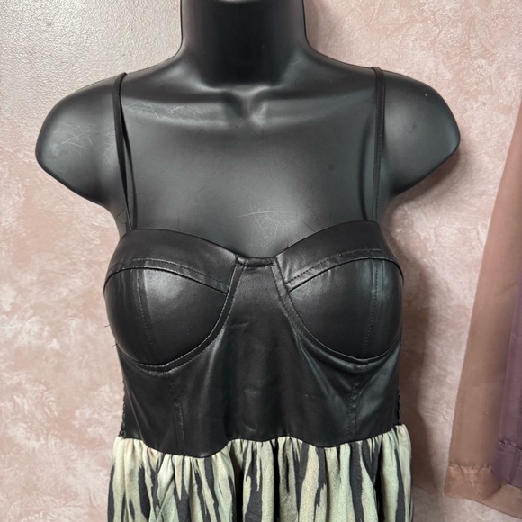 Body Central Black and Green Maxi Dress NWT - Picture 3 of 4